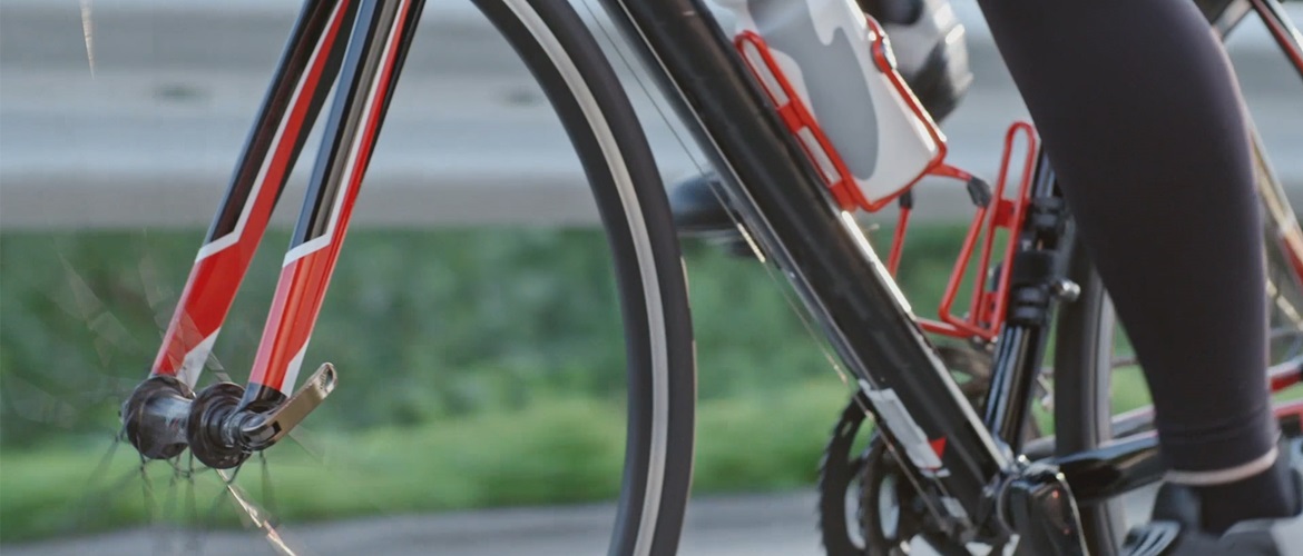 cyklista na bicykli